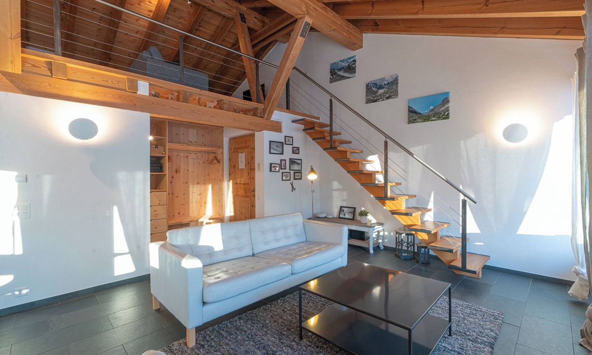 Maloja Apartment | Chesa Mira Margna – Bright Attic Apartment with a View of Piz Margna