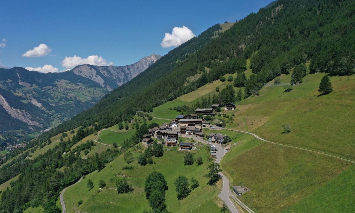 Orsieres Apartment | Complete group accommodation in the heart of the Swiss Alps on the CH-F-I border