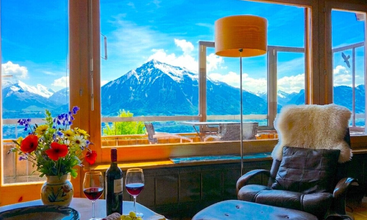 Aeschlen ob Gunten Apartment | Concierge, Lake Thun/Alps Scenic Views by SwissHut