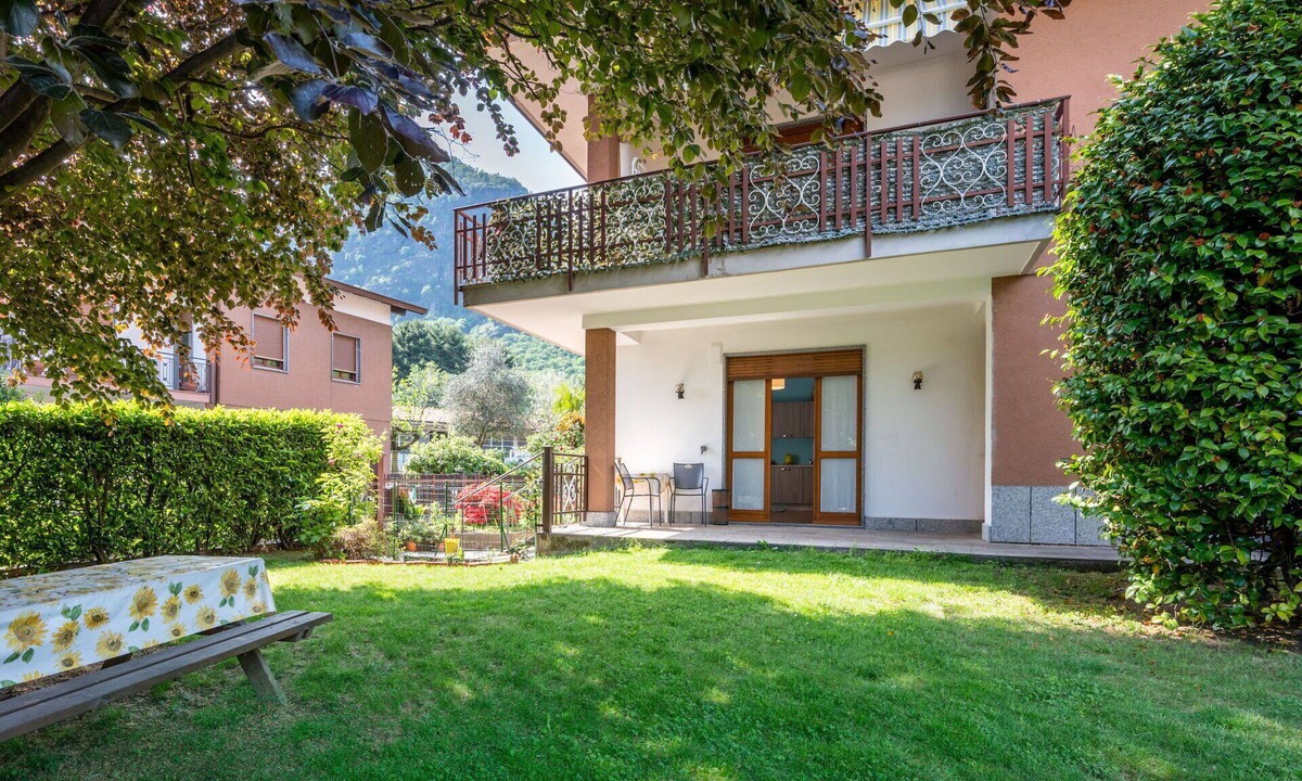 Omegna Apartment | Cosy apartment for 2 people with WIFI, TV, patio and pets allowed