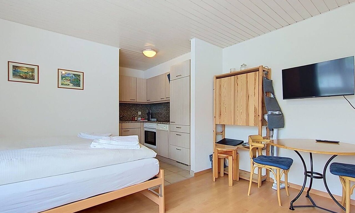 Davos-Dorf Apartment | Cosy apartment for 2 people with WIFI, TV, pets allowed and panoramic view