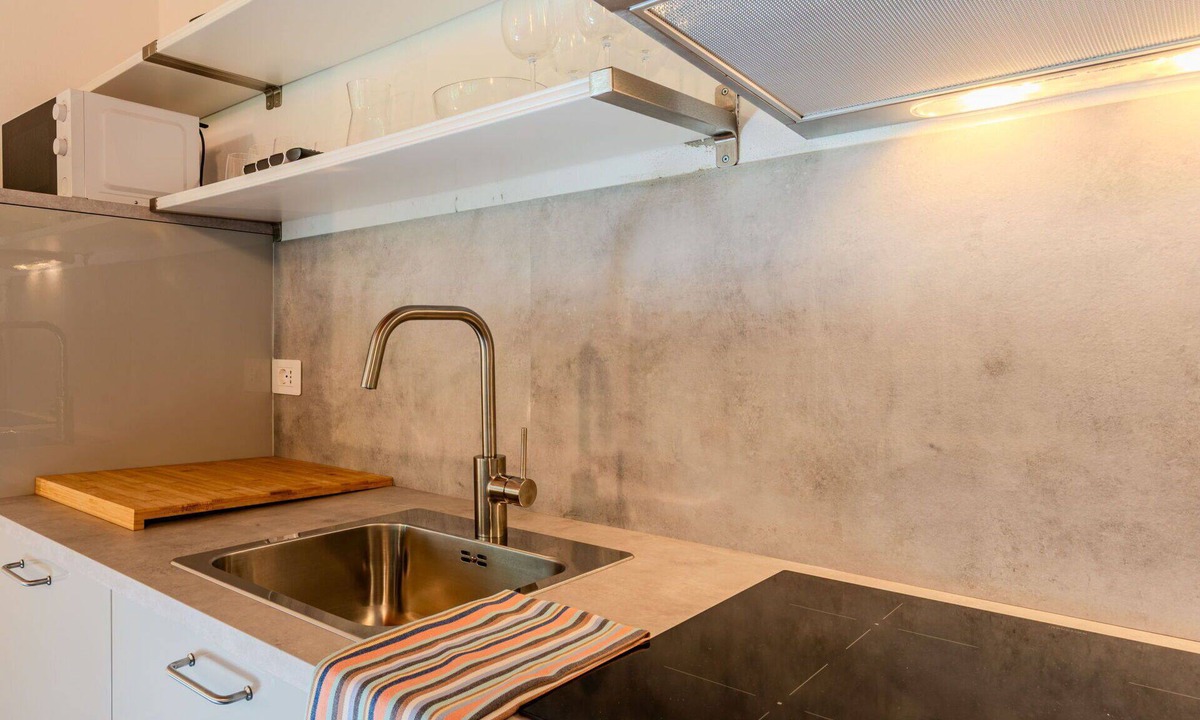 Dervio Apartment | Cosy apartment for 4 people with WIFI, A/C, pool, TV and patio