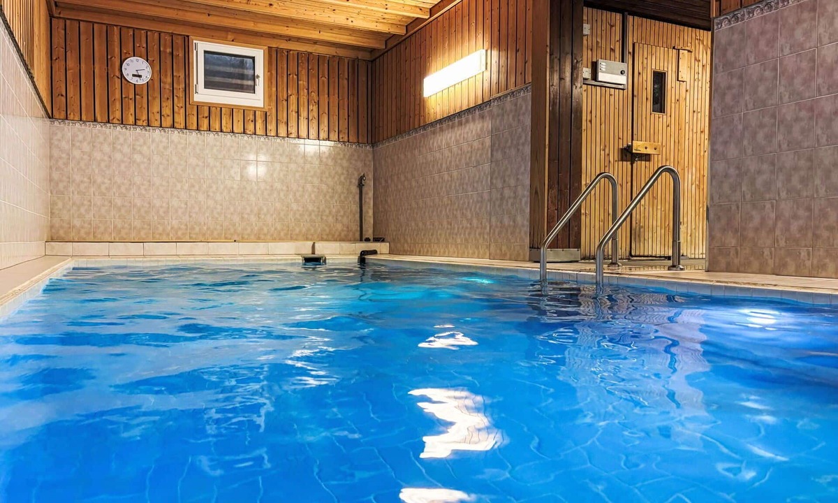 Acletta Apartment | Cosy apartment for 7 people with WIFI, pool, TV, balcony and panoramic view