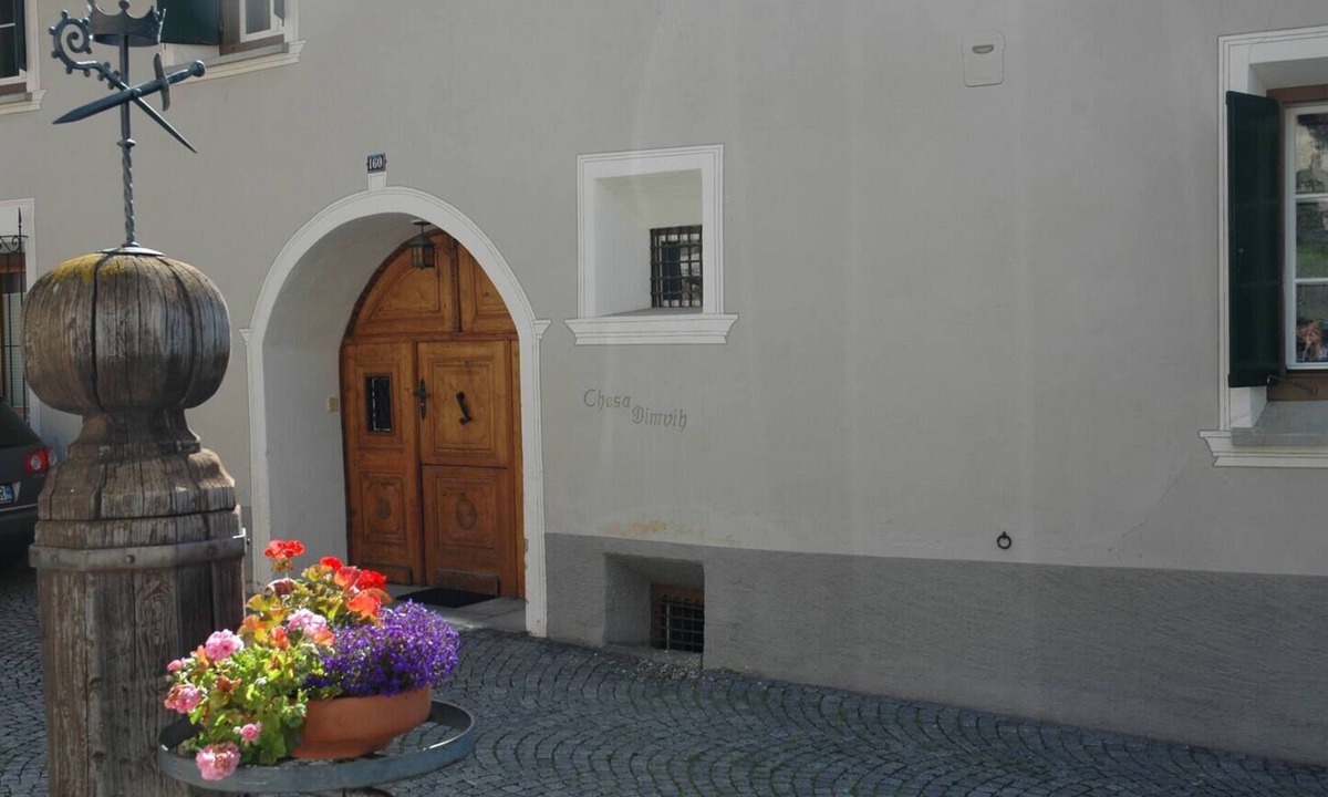Zuoz Apartment | Cozy Engadine apartment in a patrician house in a perfect location