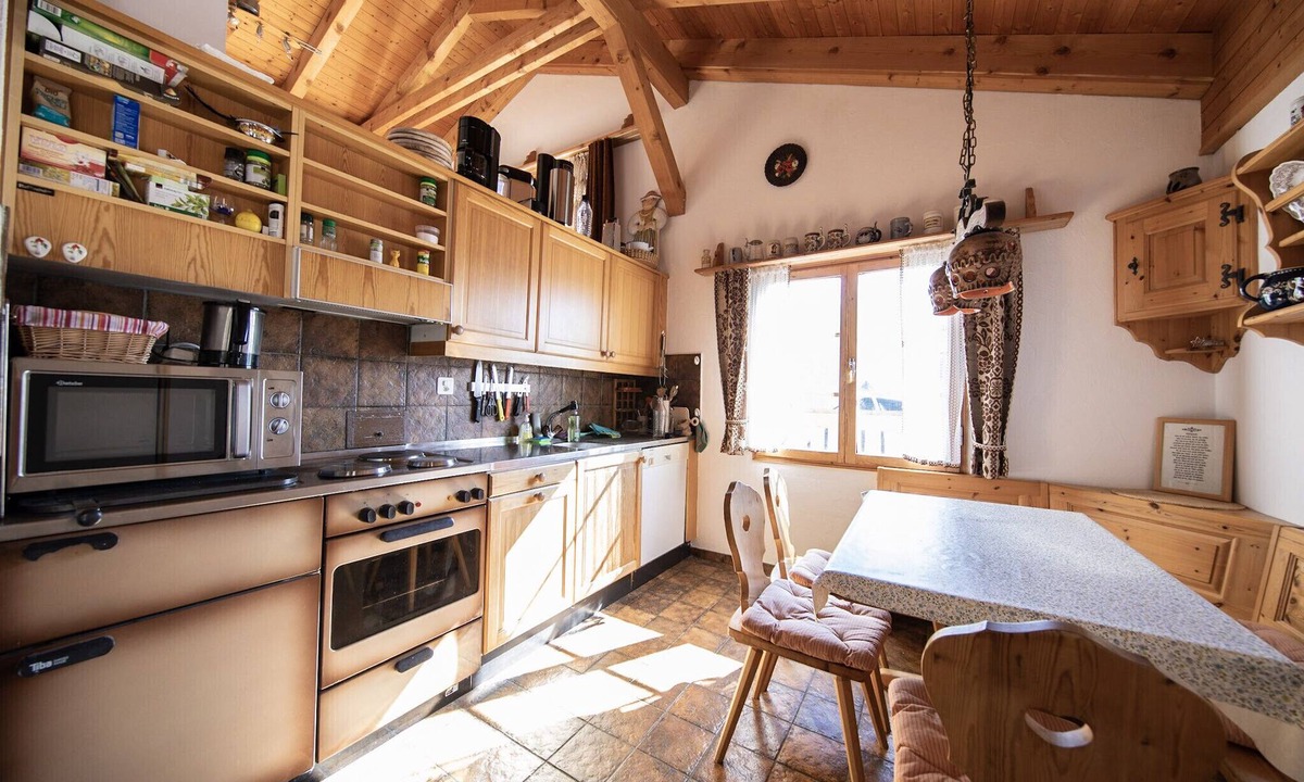 Albula-Alvra Ski Chalet | Cozy family chalet with fireplace