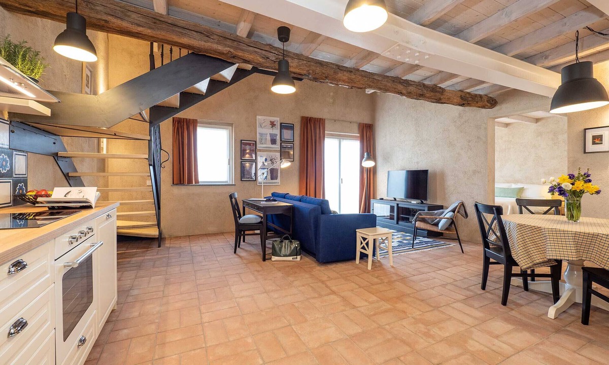 Cressa Apartment | Cozy Lofted 2Bedroom Apartment in Farmhouse Resort