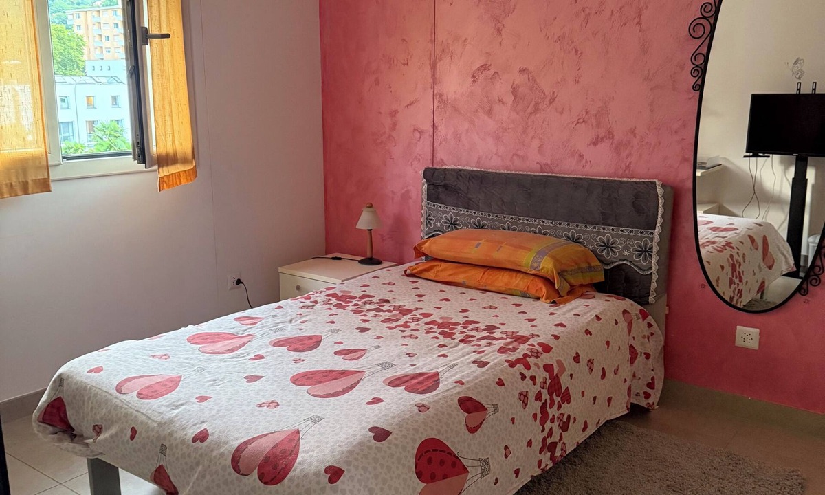 Pregassona Apartment | Cozy room in a new apartment, a 14-minute bus ride from Lugano city center.