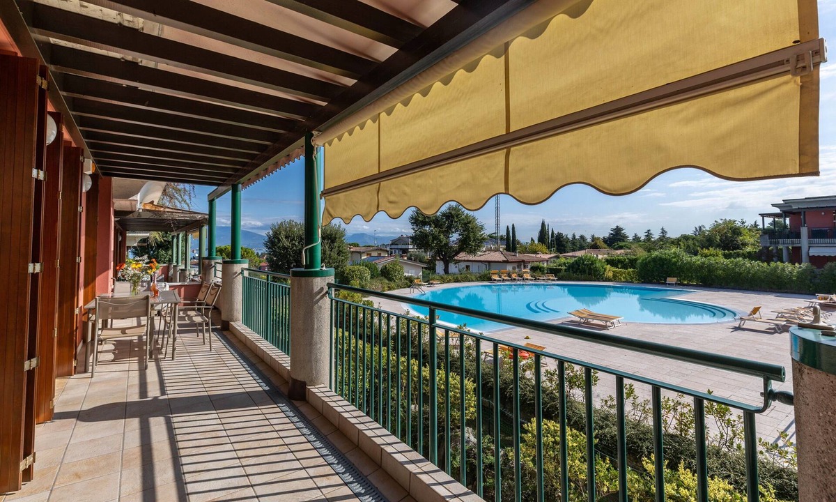 Rivoltella Apartment | Delightful Lake View Residence Apartment with Lake View, Wi-Fi, and Air Conditioning