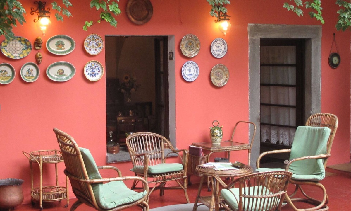 Sale Marasino House | Dimora a corte by Interhome