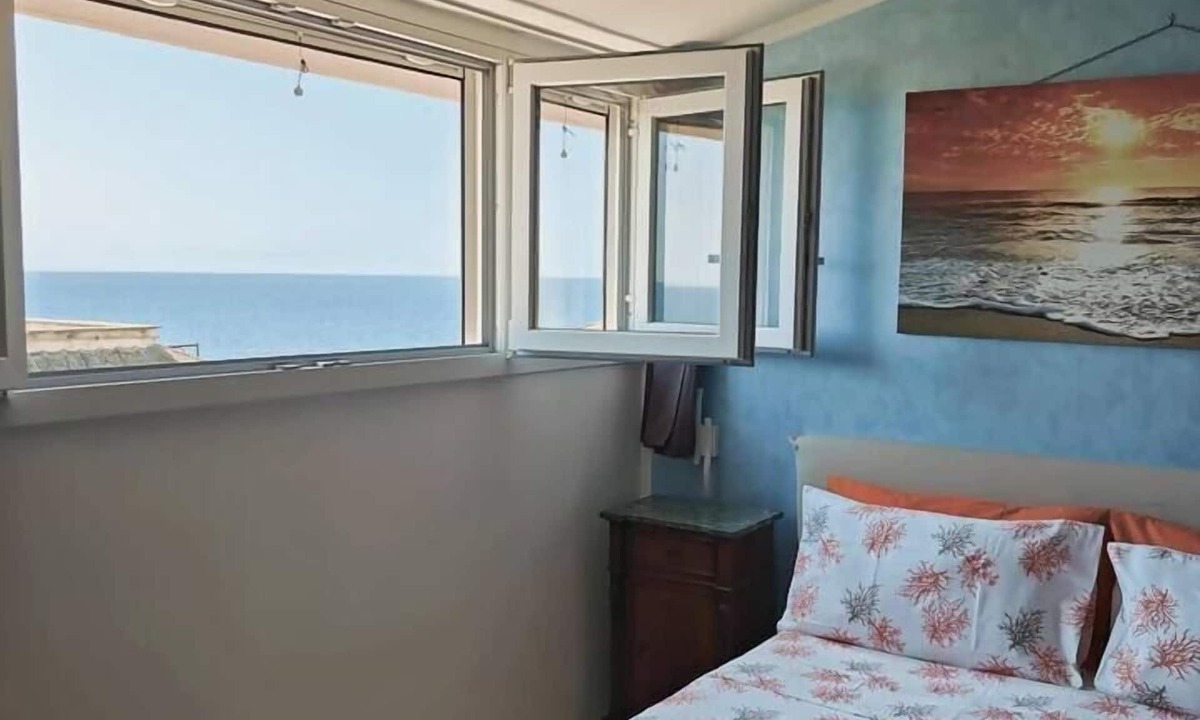 Quartiere XXXIII Lido di Ostia Ponente Apartment | Elegant Seafront Apartment in Ostia | Beach Access
