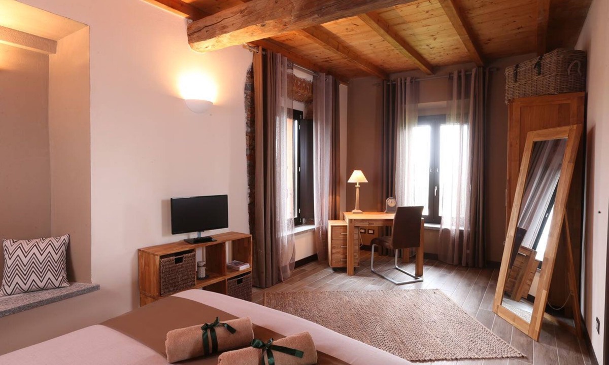 Cazzago Brabbia Hotel | Equirelais