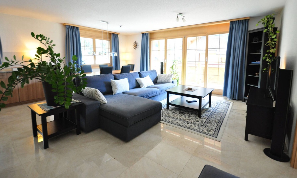 Lauterbrunnen Apartment | Family Frame Apartment. 3 bedroom. 2 Bathroom. Large social area. Great views.