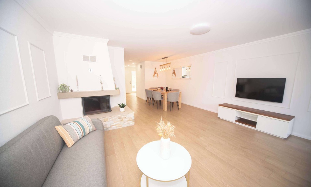 Killwangen Apartment | Family Garden Duplex near Zürich - Trampoline, Fireplace & BBQ - 8 Guests