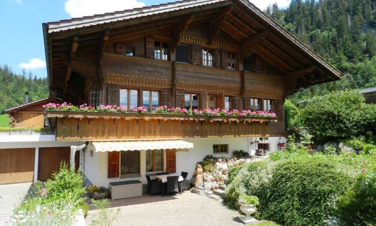 Zweisimmen Apartment | Giferblick Appartement/Fewo, Dusche oder Bad, WC 3-Bettwohnung by Interhome