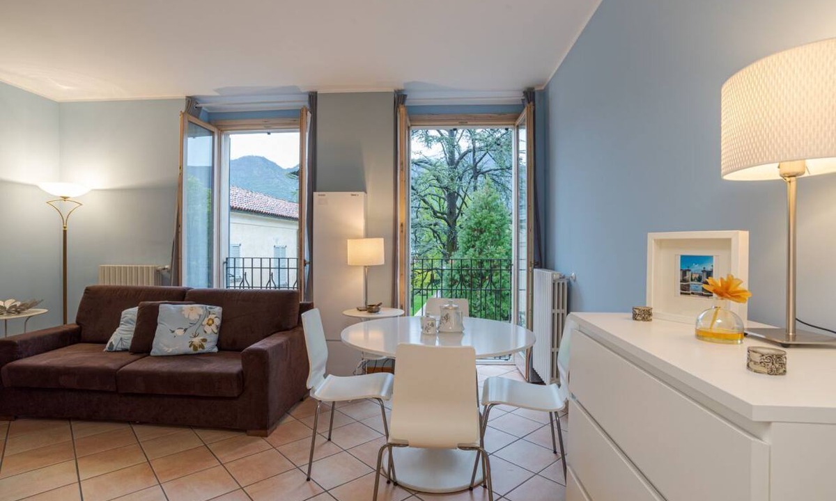 Ossuccio Apartment | GuestHost - Cozy 60m2 apartment, perfect for two people, located on the 1st floor of a building with lift.The property is located on the road that connects Como and Menaggio, a few steps from the town center and just 300 meters from the Ossuccio lido, a