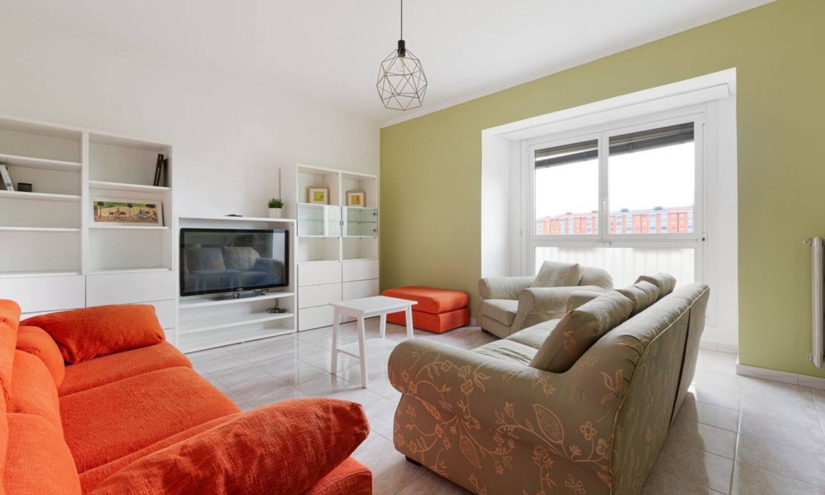 Gallaratese Apartment | GuestHost - Cozy apartment of 110 sqm, able to accommodate up to 6 people, located on the fourth floor of a building with elevator (NOT suitable for disabled people), in a residential context surrounded by greenery.The area is very quiet and well connect