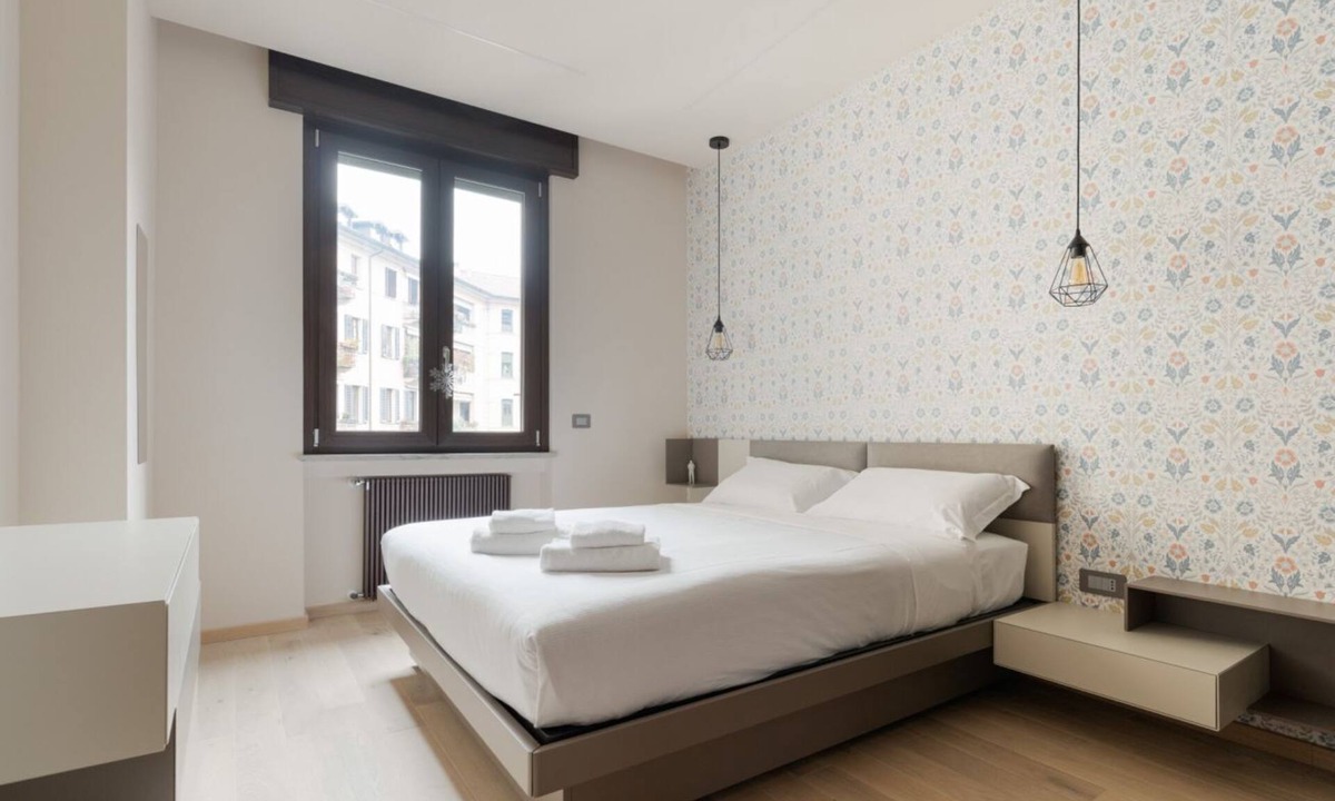 Bullona Apartment | GuestHost - Modern and cozy 45 sqm apartment, ideal for 2 guests, located on the 2nd floor of a building with an elevator (NOT suitable for disabled guests) in the Bullona area.The property is set in a strategic location, just a few minutes’ walk from