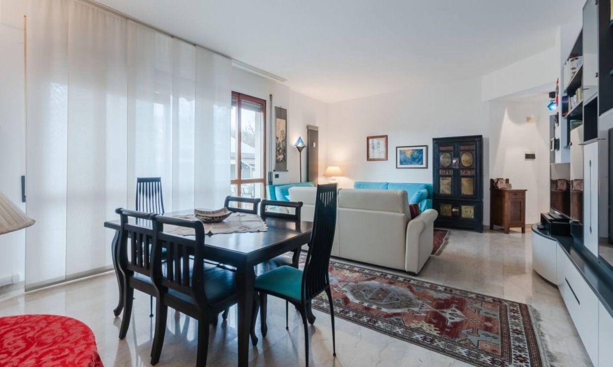 Pesaro Apartment | GuestHost - Spacious 130mq apartment that comfortably accommodates 4 people, being equipped with two duble bedrooms, two bathrooms and all the comforts for a pleasant stay. The accommodation is located in a prestigious area of ​Pesaro, in the immedi