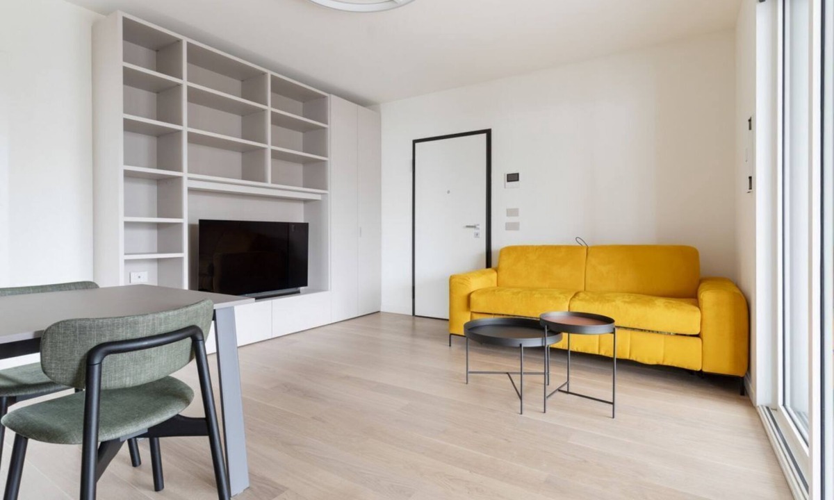 Lambrate Apartment | GuestHost - Spacious and modern 75 square meters apartment, perfect for six people, located on the second floor of a building with an elevator (NOT accessible to guests with disabilities).The property is located in a quiet area, allowing our guests to ex