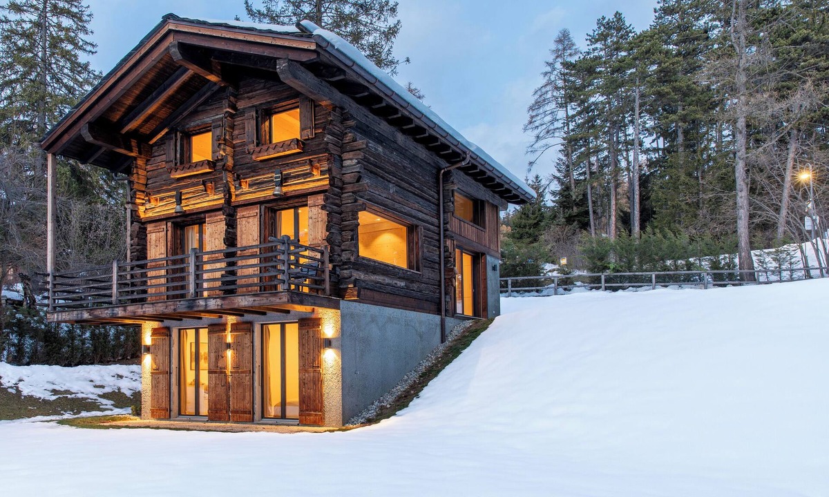 Lens Apartment | Historic Mazot Retreat by Mrs Miggins – Charming Alpine Stay in Crans-MontanaHistoric Mazot Retreat