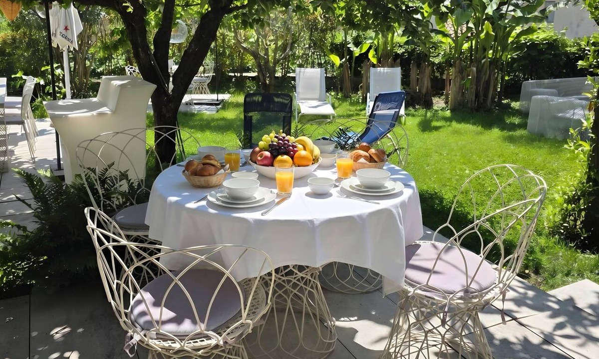 Morcote Apartment | Historic Palazzo Gritti - Lugano Lakefront stay - Camelia, Morcote, Switzerland