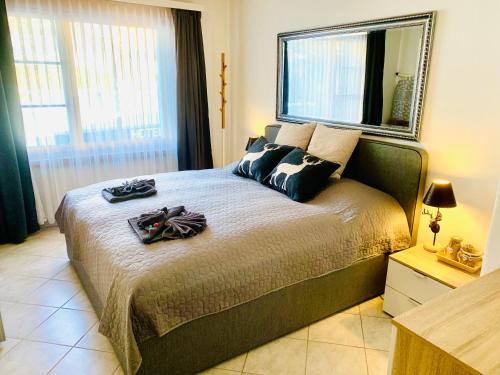 Davos-Platz Apartment | Holiday Apartment Gian - close to the Kongresshaus, the ice hockey stadium, cross-country skiing, the Eau-la-la indoor pool and wellness, large supermarket, 2 bus stops, with an indoor garage and fully equipped