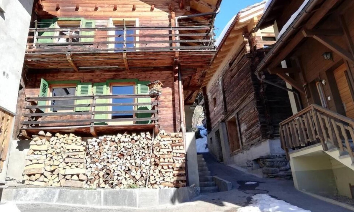 Sarreyer Ski Chalet | Holiday house Sarreyer for 4 - 6 persons with 3 bedrooms - Holiday house