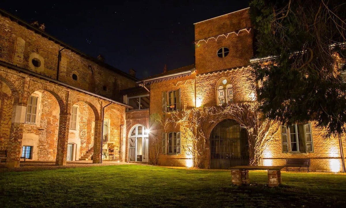 Vaprio d'Agogna Other | Holiday house Vaprio d'Agogna for 1 - 14 persons with 5 bedrooms - Castle