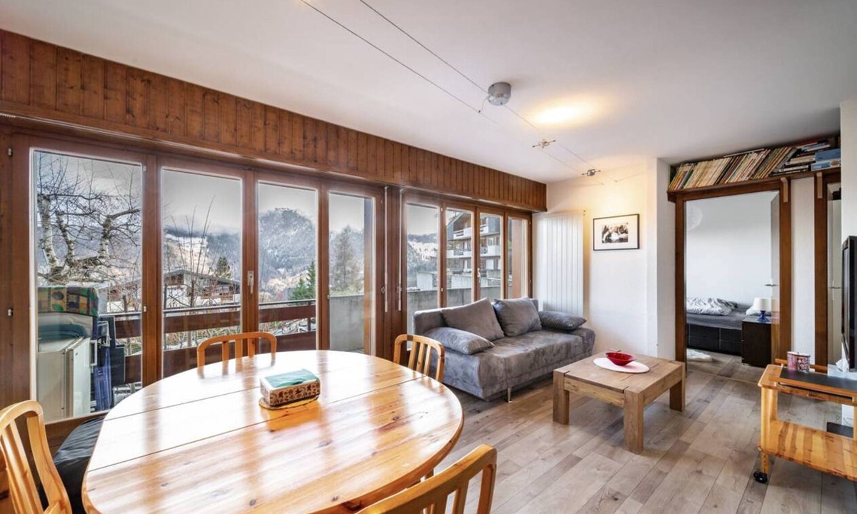 Riddes Apartment | Home away from home La Tzoumaz 4 Vallees, 150m from ski lift, ski to door.