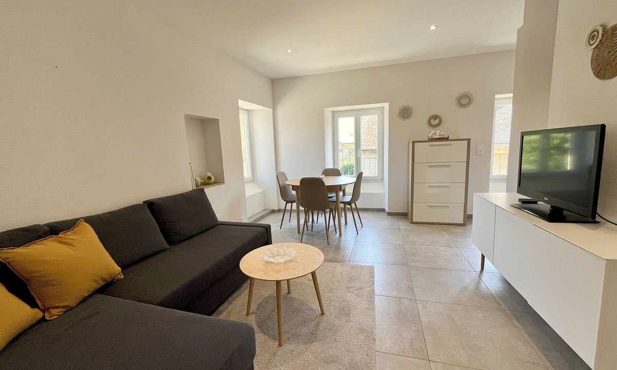Bevaix Apartment | Hosthelp - Les Balises Spacious 2-room apartment fully renovated