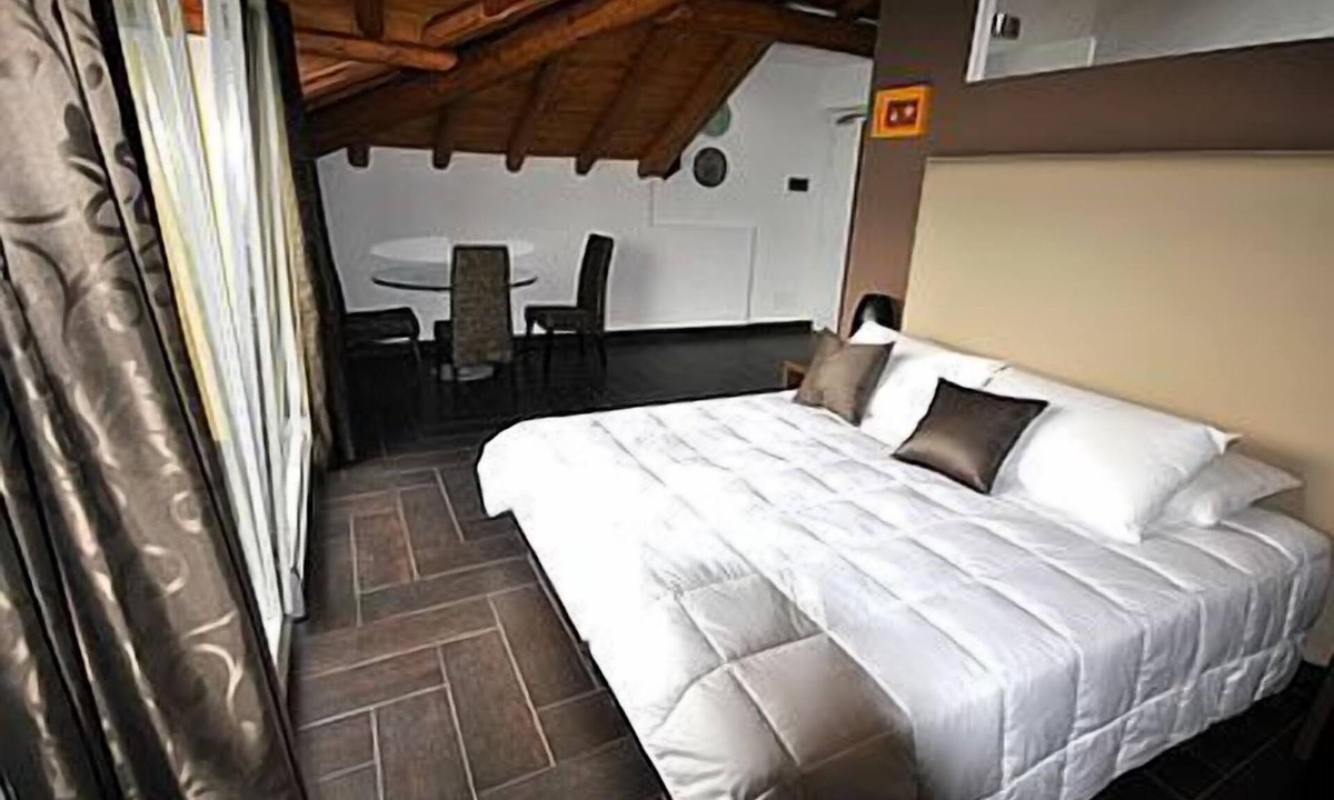 San Fedele Intelvi Hotel | Hotel Corte Santa Libera