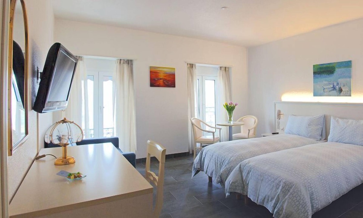 Villeneuve Hotel | Hotel Du Port