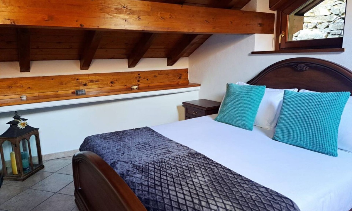 Dizzasco Apartment | In the historic center of Dizzasco (Casa Daniela)