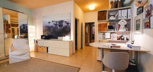 Thonex House | Independent studio room in private villa