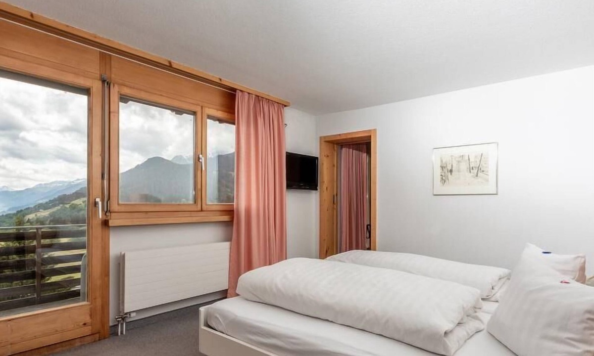 Tavanasa Hotel | Kistenpass