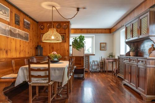 Strigno House | La Casa di Michela - 120m2 in the mountains with fireplace & garden