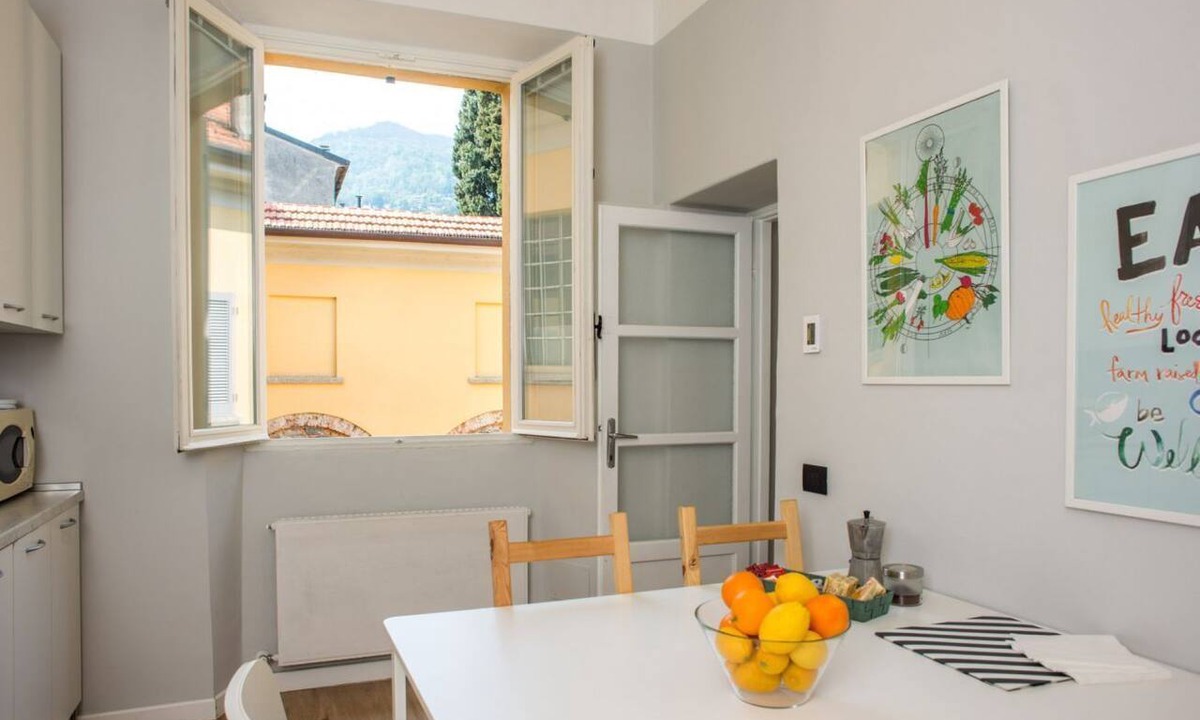 Cernobbio Apartment | La Corte di Zizi-apartament Lario: large family-proof