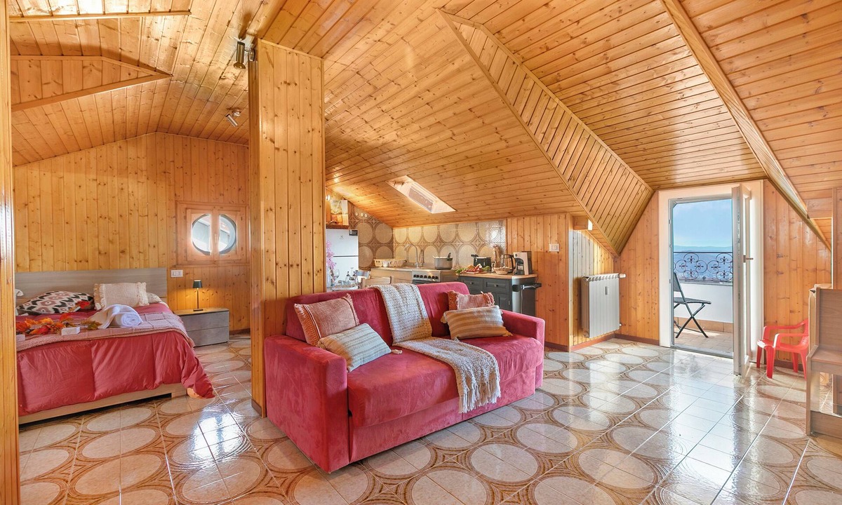 Nebbiuno Apartment | La Mansarda Sul Lago: Rustic Attic Studio with Balcony & Parking, Nebbiuno, Italy