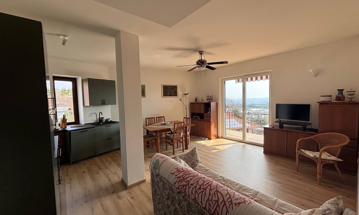 Pisano Apartment | Lake Breeze Apartment, 3 rooms and lake view