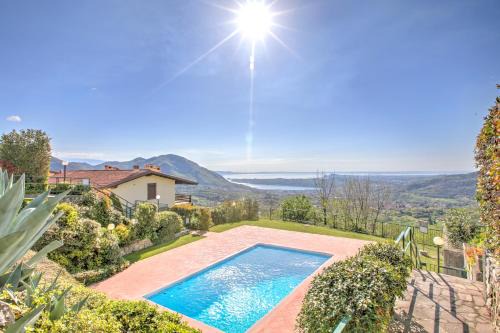 Villanuova sul Clisi Apartment | Lakeview Bliss/pool & fenced Garden - Happy Rentals
