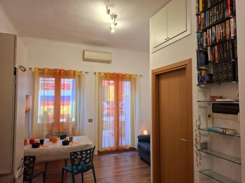 Monza Apartment | LISA'S HOME - La casa di Lisa - 15 min by train from Milan Central station