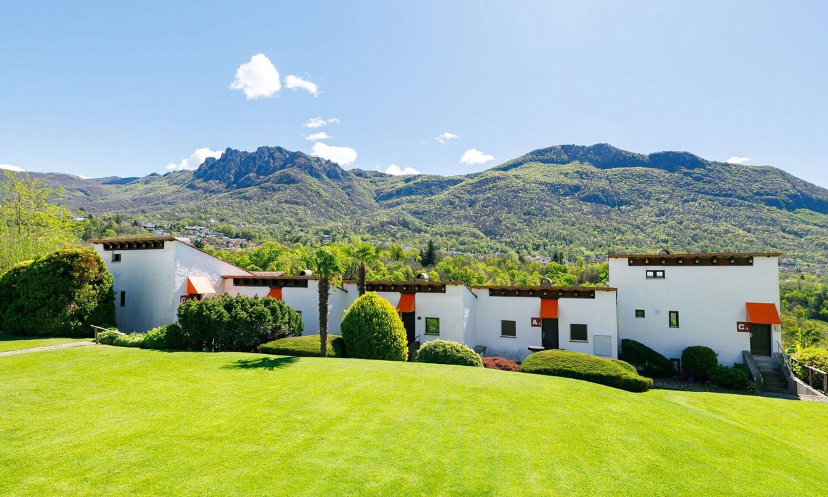 Sonvico Apartment | Lovely apartment for 4 people with WIFI, pool, TV and patio