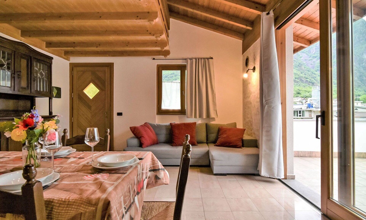 Valtellina Apartment | Lovely apartment for 5 guests with WIFI, TV, terrace and pets allowed