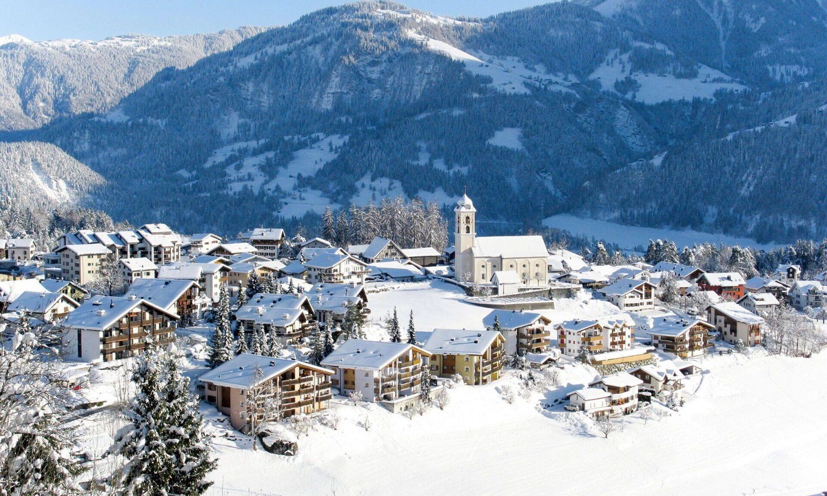 Laax Apartment | Lovely apartment for 6 guests with WIFI, TV, balcony and panoramic view