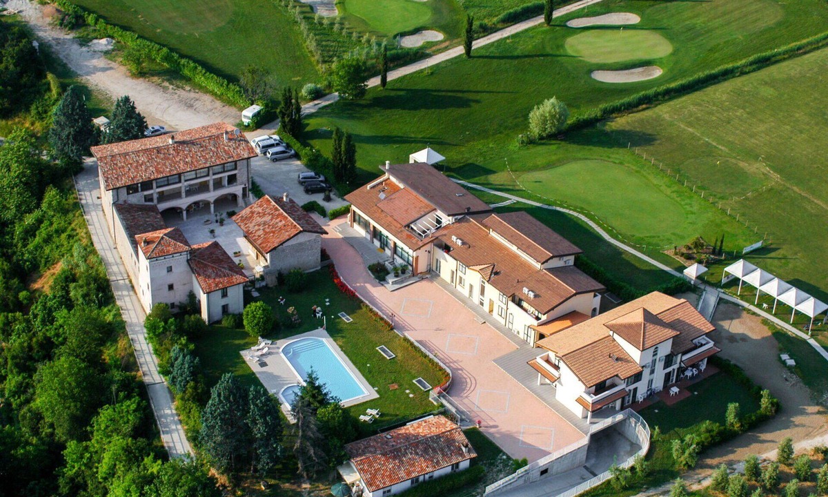 Cunettone Apartment | Lovely apartment for 7 guests with WIFI, A/C, pool, TV, patio and pets allowed