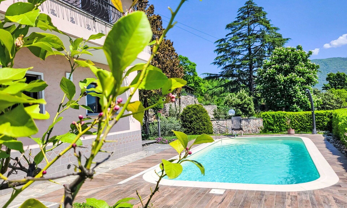Besazio Apartment | Lovely apartment for 4 guests with WIFI, private pool, TV, patio and panoramic view