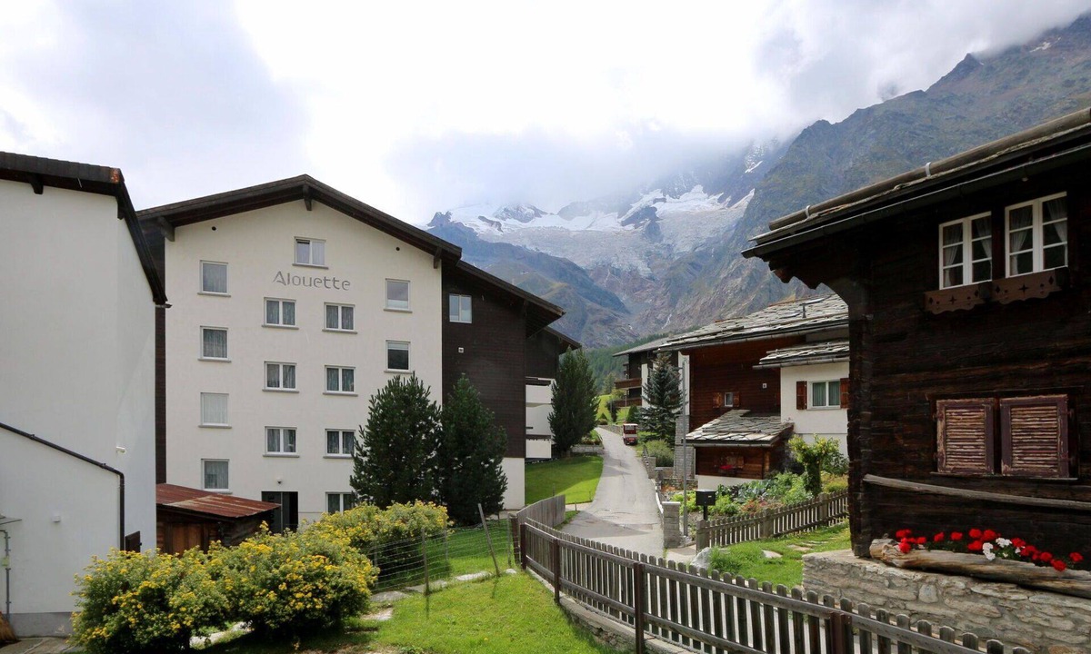 Saas-Fee Apartment | Lovely apartment for 6 guests with WIFI, TV and pets allowed