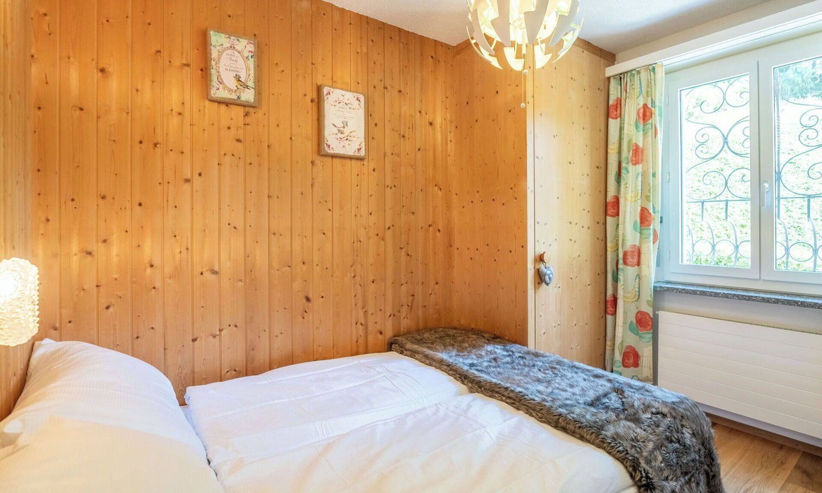 Laax Apartment | Lovely apartment for 4 people with WIFI, TV, terrace, pets allowed and panoramic view
