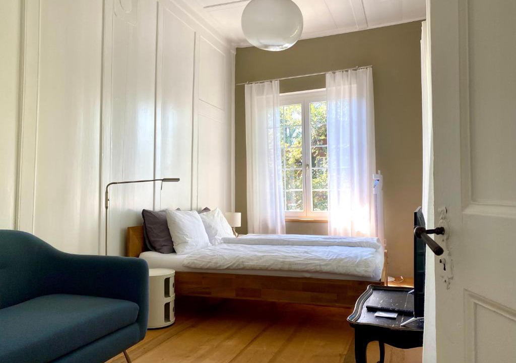 Thun Apartment | Lovely studio in a villa from 18th century
