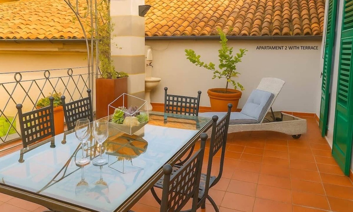 Iseo Apartment | Mansion alley face 2ndp terrace